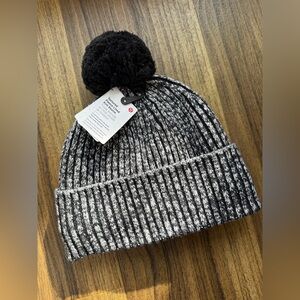Lululemon Textured Fleece-lined Knit Beanie Black White Pom Cold Weather Winter